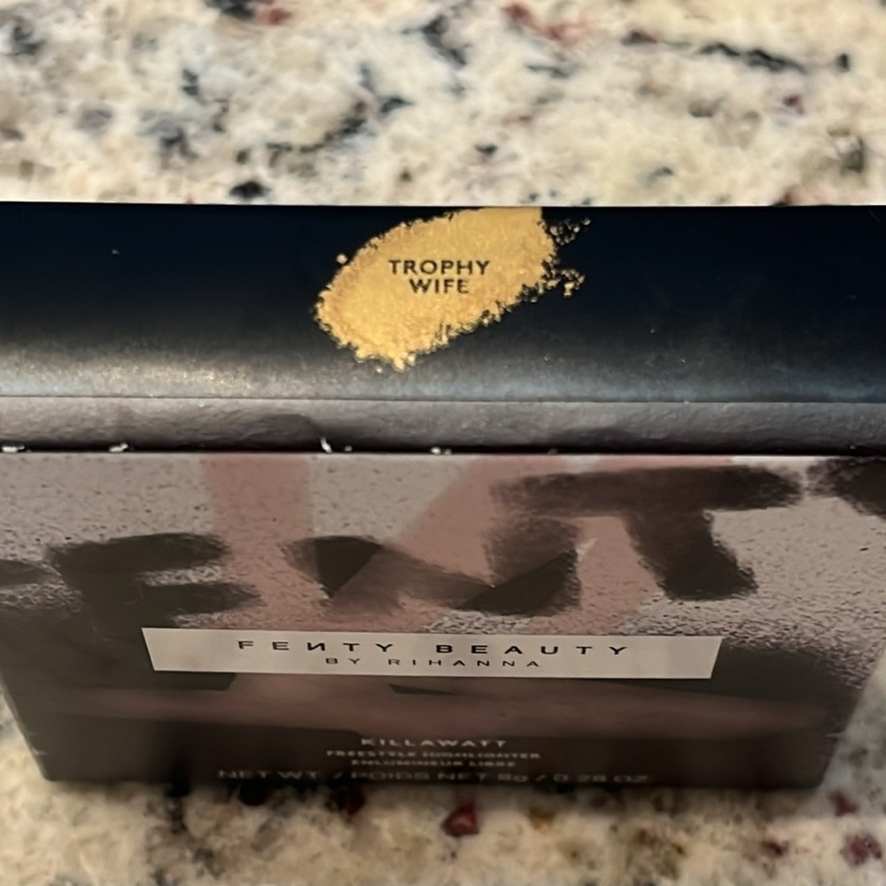Fenty Beauty Trophy Wife Highlighter - Picture 6 of 9